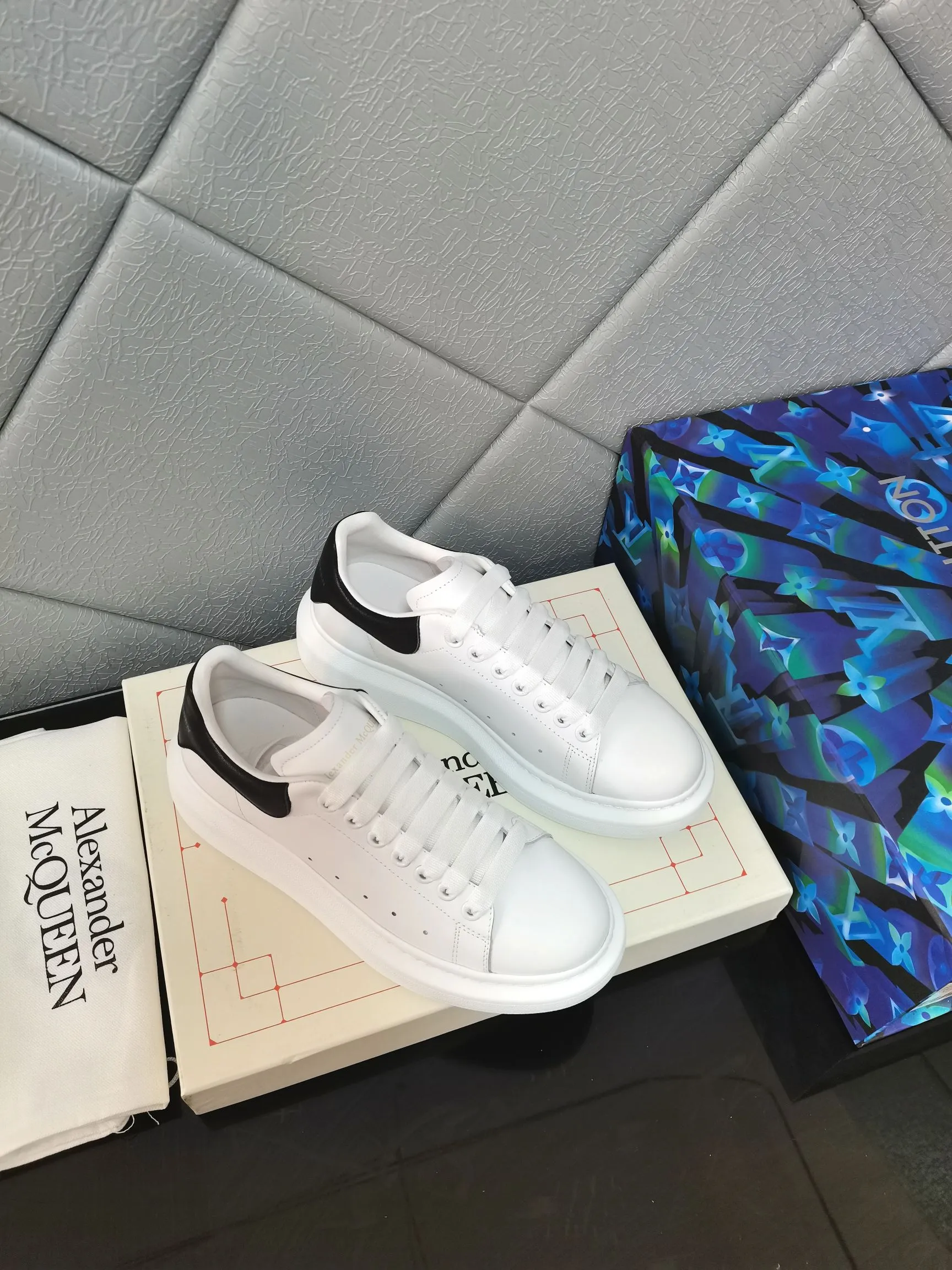 👟👟Ex-factory price 480👟👟 The latest upgraded version in 2022. The material is made of silk matte cowhide with sheepskin lining